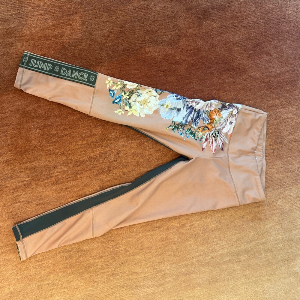 Molo Tan and Green Leggings with Floral Elegance